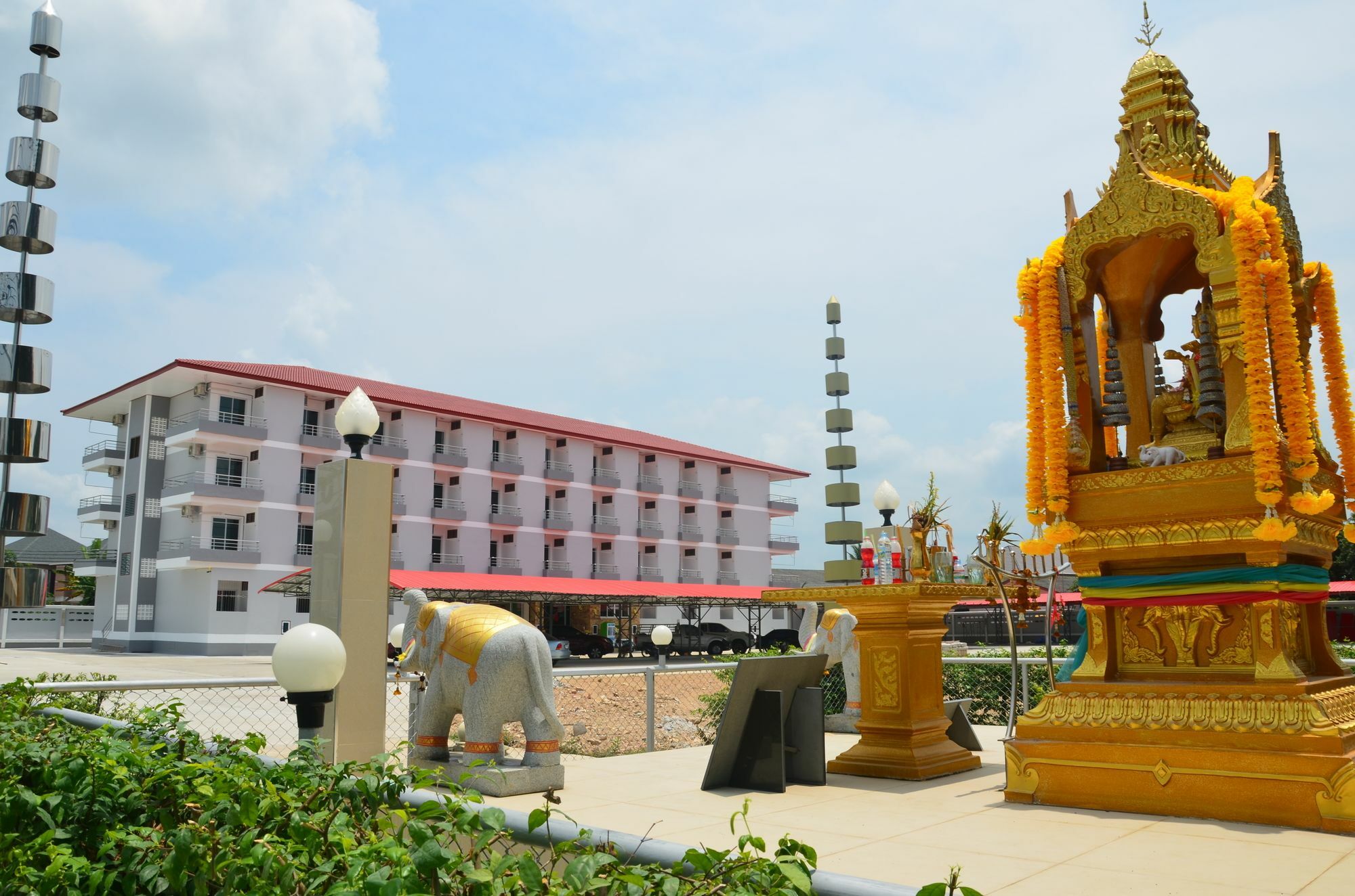Volinta Park Apartment Rayong Exterior photo